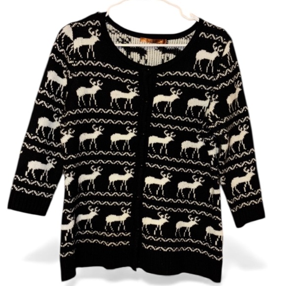 Belldini Sweaters - Belldini Black & White Knit Reindeer Ugly Christmas Sweater Large FREE SHIPPING